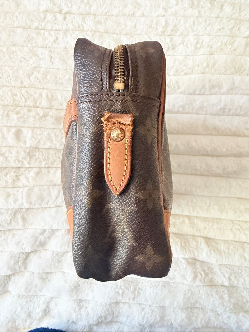 Louis Vuitton Brown Monogram Canvas Toiletry Pouch with Tan Trim - Picture 4 of 15